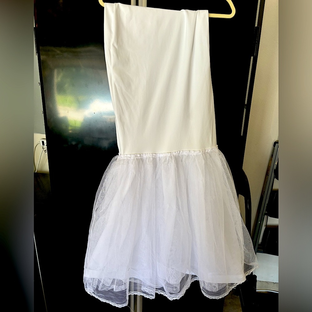 Davids Bridal trumpet slip size small